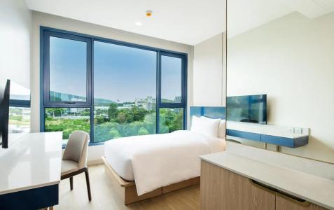 S Sriracha & Residence - 13