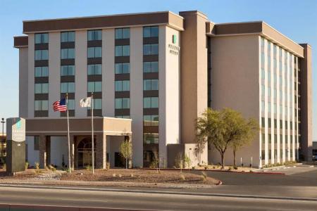 Embassy Suites by Hilton - 18