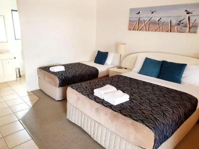 Rockhampton Palms Motor Inn - 47