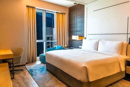 Hilton - 73