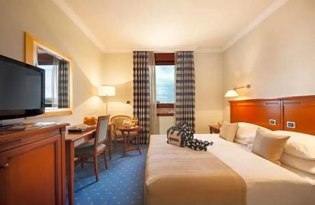 Best Western Premier Astoria - 34