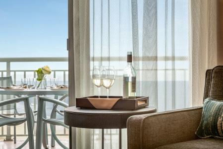 Hilton Suites Oceanfront - 32