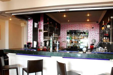 Brighton Harbour & Spa - 16