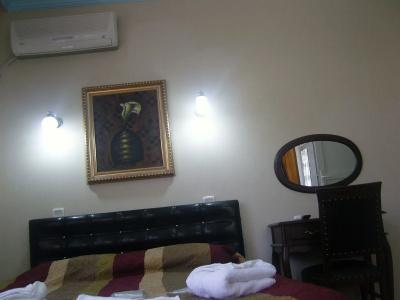 Sofia Corner - 3