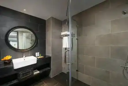 Shining Riverside & Spa - 53