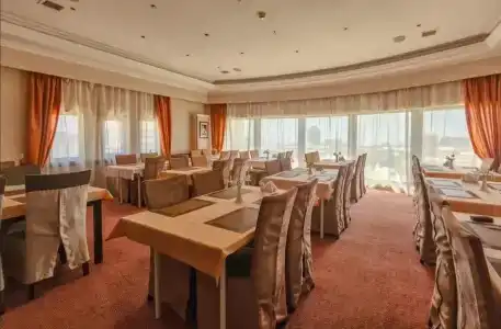 Diplomat Suites - 13