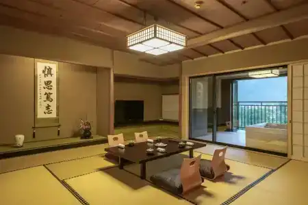 Yamanaka Onsen Hanatsubaki - 3