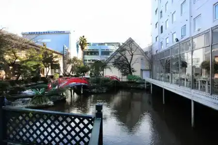 Tokyo Bayplaza - 8