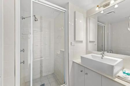 Burleigh Beach Tower - 83