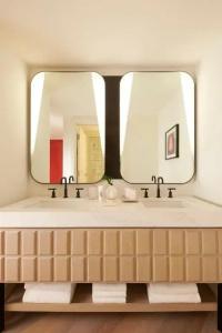 Virgins Las Vegas, Curio Collection by Hilton - 91