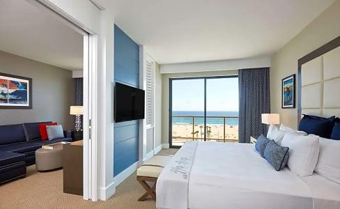 The Waterfront Beach Resort, A Hilton - 325