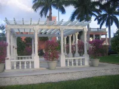 Miami Gardens Inn & Suites - 2