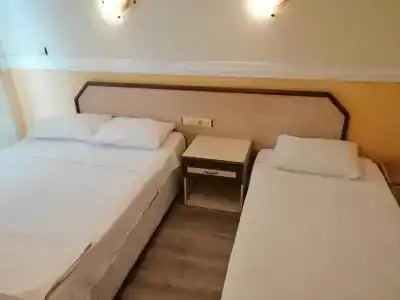 Kleopatra Saray - 2
