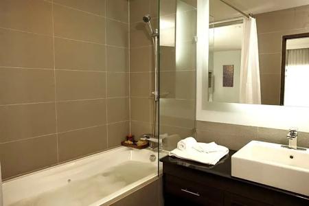 Sukhumvit Suites - 84