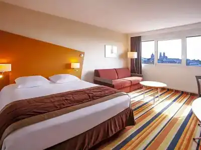 Mercure Orléans Centre Bords de Loire - 83