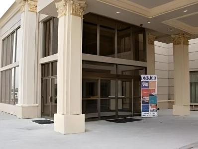 Woodbine & Suites - 17