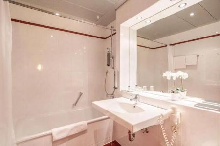 Plaza Schwerin; Sure Collection By Best Western - 129