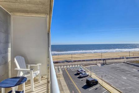 Commander & Suites - 47