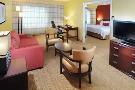 Courtyard by Marriott Houston Hobby Airport - 30