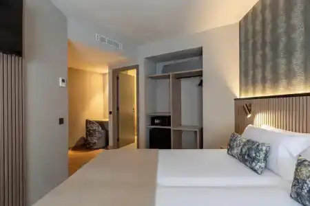Rafaelhoteles Piramides - 52