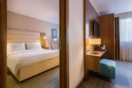 Courtyard by Marriott Belgrade City Center - 4