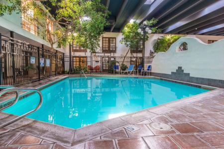 Ramada by Wyndham & Conference Center - 7