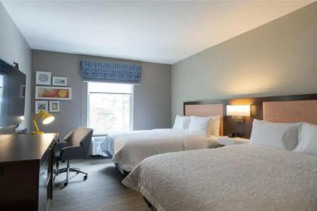 Hampton Inn & Suites West - 48