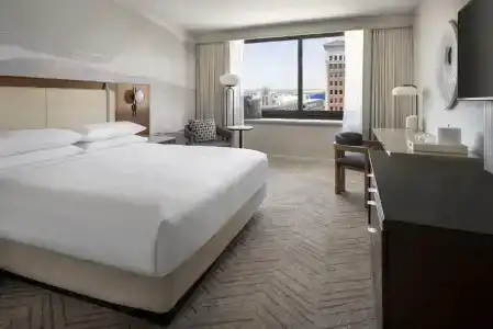 Renaissance Long Beach - 81
