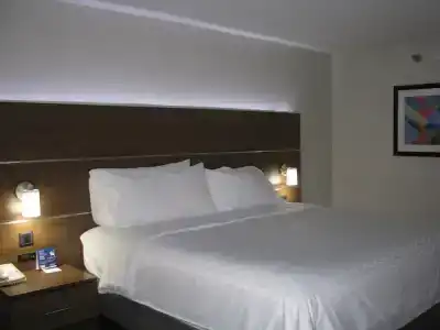 Holiday Inn Express & Suites, An Ihg - 69