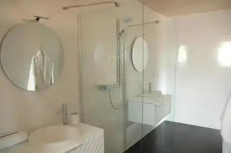 Bien Loin d'Ici Spa b&b - 6