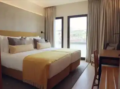 Neya Porto - 50