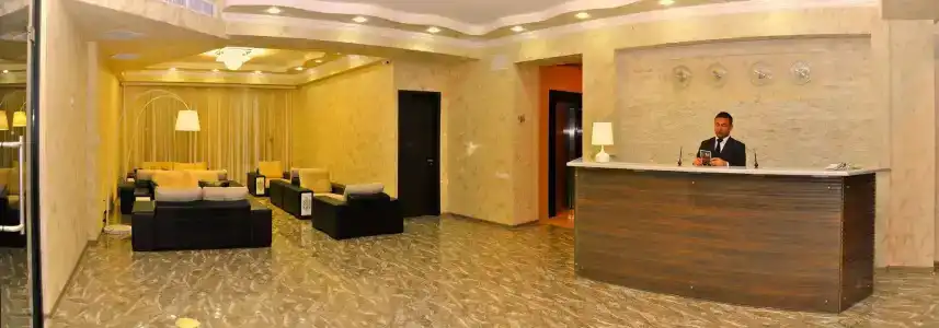 l Plaza - 14