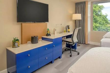 Staypineapple, Rose, Downtown Portland - 38