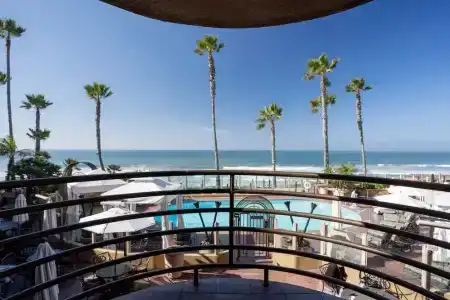 Pacific Terrace - 96