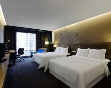 Four Points by Sheraton Bangkok, Sukhumvit 15 - SHA Certified - 4