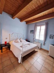 Insolent Inn - 11