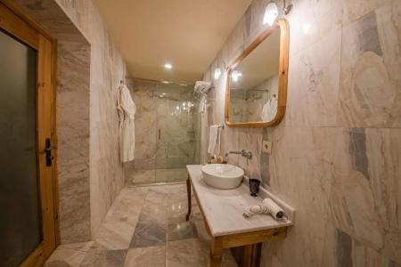 Luxury Cratus Stone Palace - 149