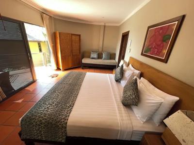 Beyond The Blue Horizon Boutique Bungalows - 67