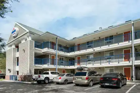 Suburban Studios North I-4 - 0
