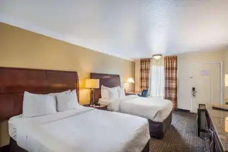 Clarion Inn & Suites Central Beach - 2