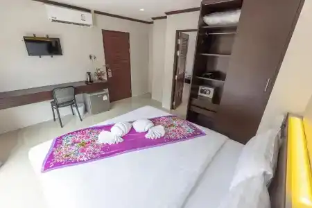 The Chic - 31