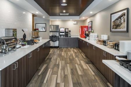 Ramada by Wyndham - 16
