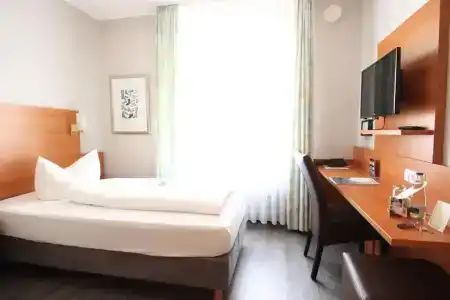 Alexa - 17