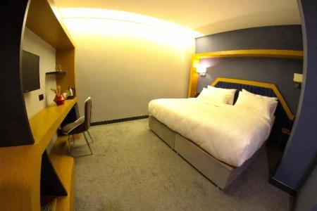 Roof 264 and Suites - 73