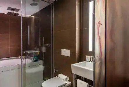 Axel San Sebastián - Adults Only - 18