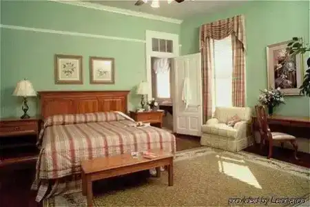 The Queen Anne - 21
