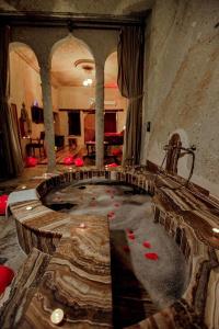 Oread Cave Suites - 329