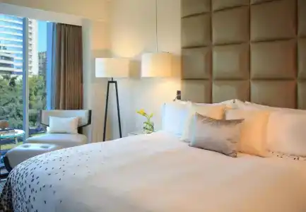 Renaissance by Marriott - 4