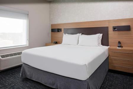 TownePlace Suites by Marriott Orlando Airport - 14