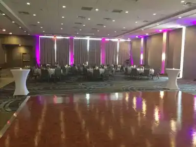 DoubleTree by Hilton New York - 19
